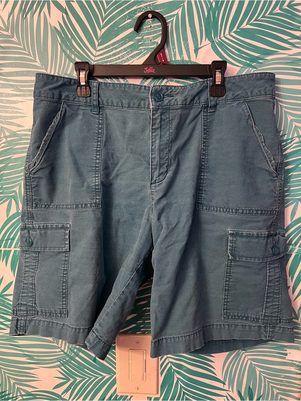 Coldwater creek natural fit cargo shorts in teal blue sz 12